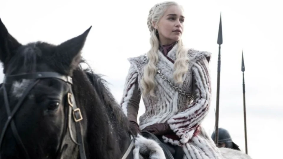 Criadores de Game of Thrones revelam final alternativo barrado pela HBO