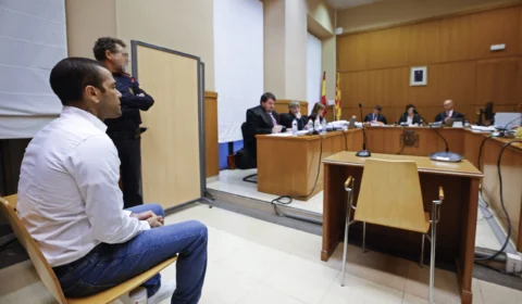 Inicia julgamento de Daniel Alves na Espanha por acusação de agressão sexual