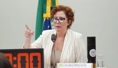 Oposição vai anunciar pedido oficial de impeachment de Lula