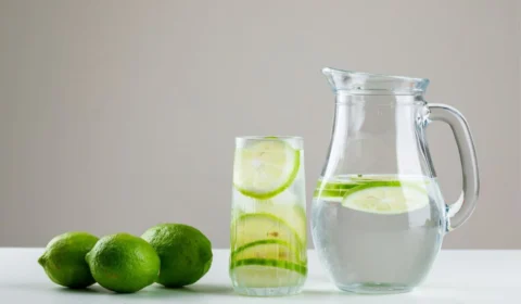 Beber água com limão emagrece? Confira explicação de especialista