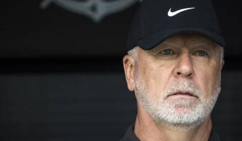 Corinthians anuncia demissão do técnico Mano Menezes