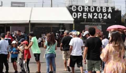 Vídeo pornô é exibido em telão durante torneio de Tênis na Argentina