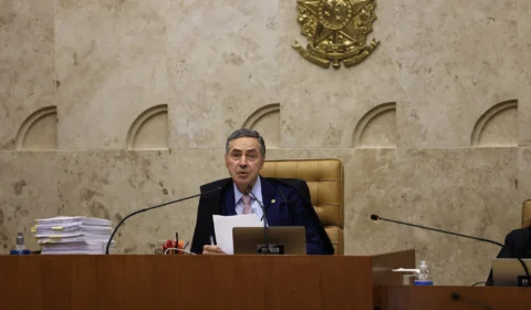 ‘Prender mulher não serve para nada’, diz Barroso sobre aborto