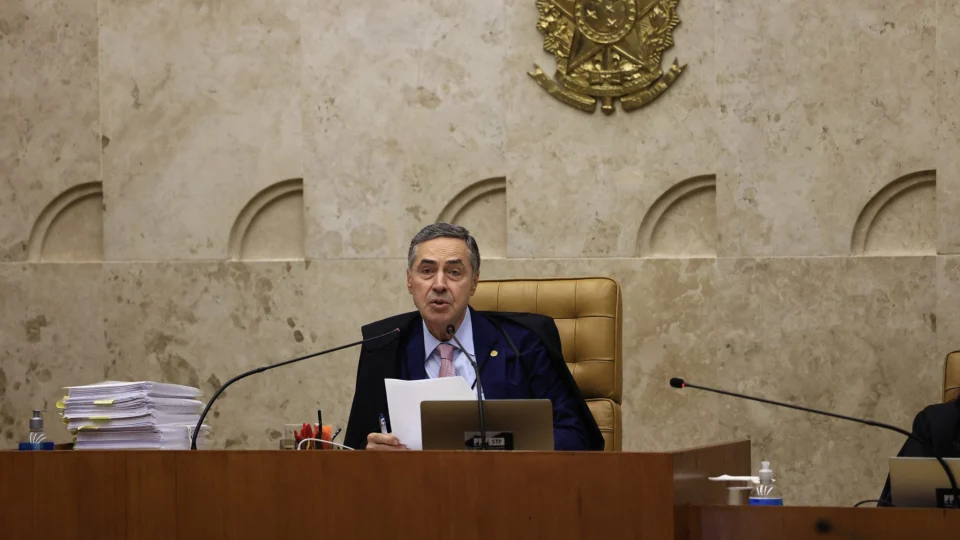 ‘Prender mulher não serve para nada’, diz Barroso sobre aborto