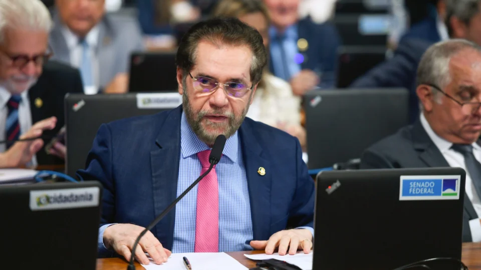 Comissão deve votar projeto que estimula pesquisa petrolífera