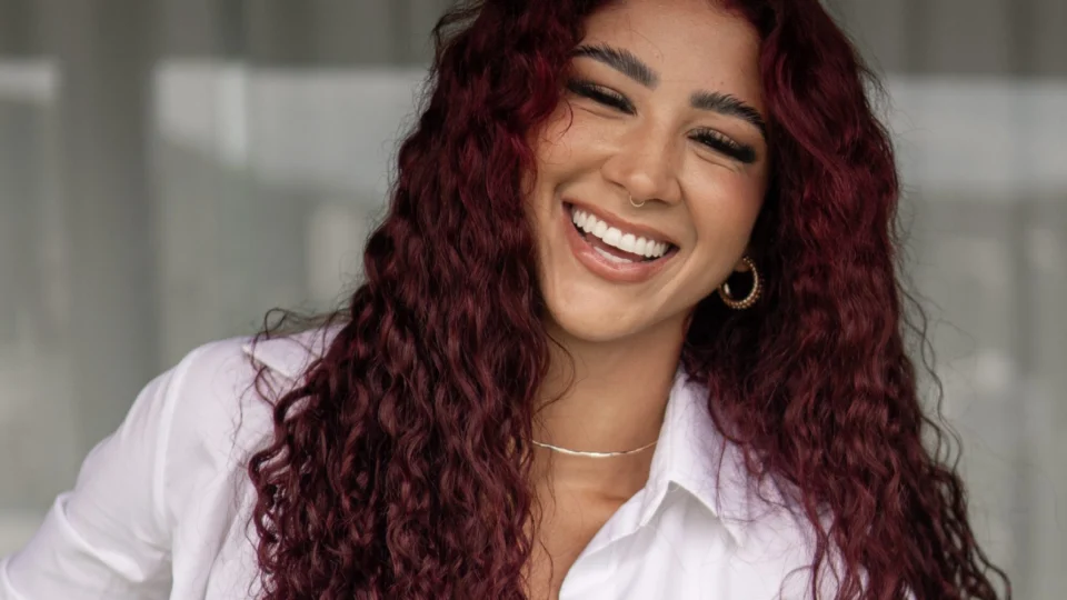 Fany Ramos: de moradora de favela abusada na infância a influenciadora com milhões de seguidores