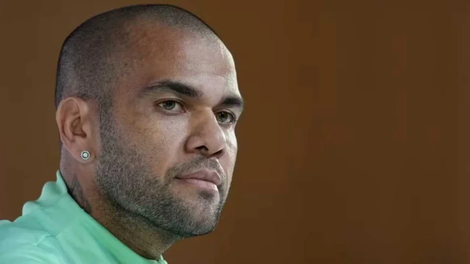 Daniel Alves recebe liberdade provisória sob fiança de R$ 5,4 milhões