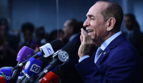 Senado debate fim da reeleição para cargos do executivo 