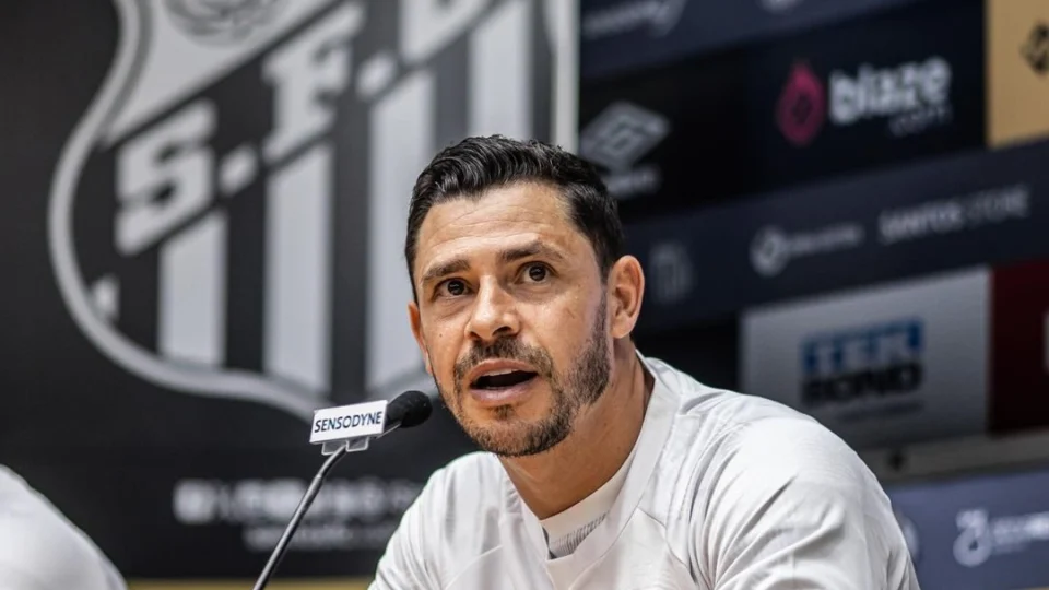 Ex-jogador do Corinthians vai à Justiça para cobrar R$ 1,8 milhão; entenda