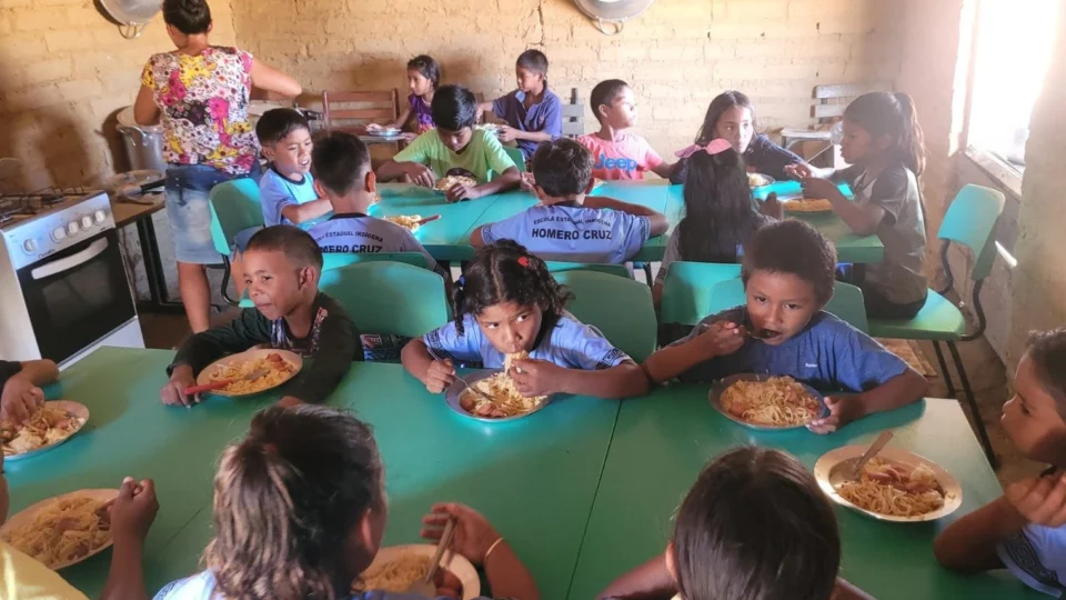 Vagas de emprego: Governo lança edital para contratação de merendeiras