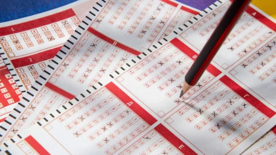 Mega-Sena: funcionária escolheu números do bolão vencedor, mas não participou da aposta