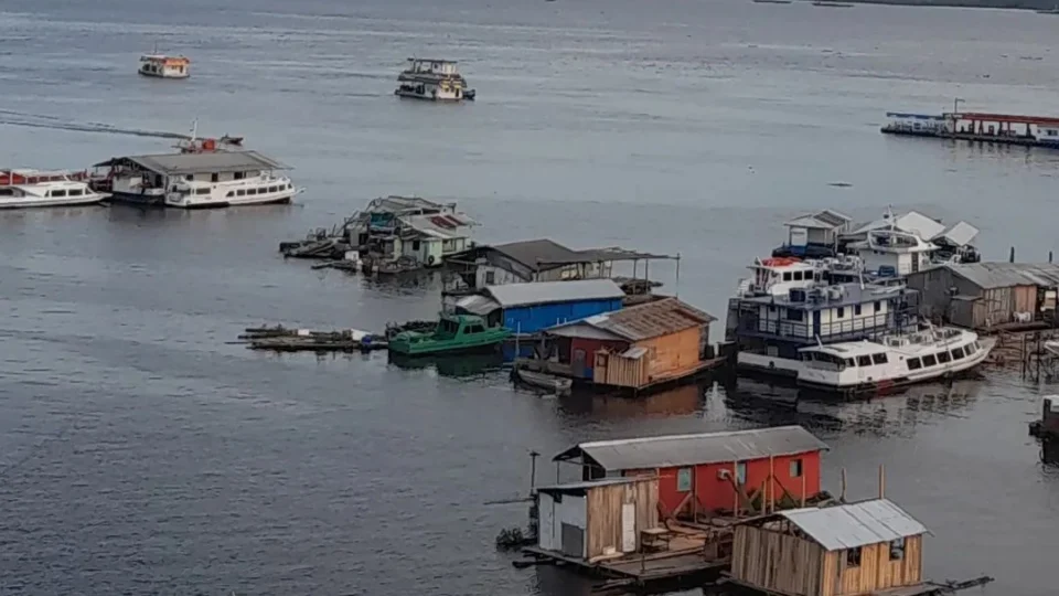 Além do Tarumã, organização pede retirada de flutuantes do Educandos em Manaus