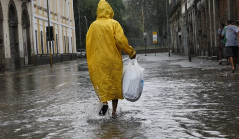 Defesa Civil Nacional auxilia vítimas dos temporais no sudeste