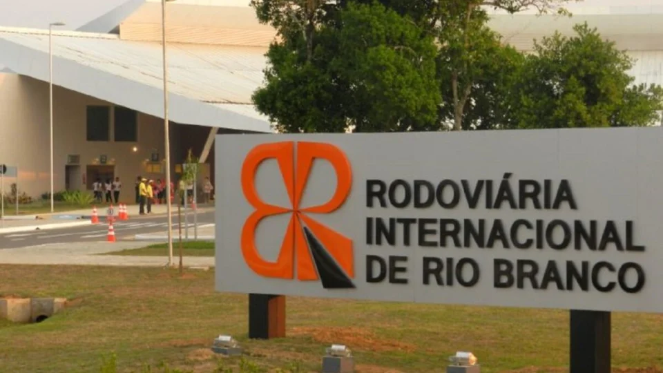 MP do Acre determina novas frotas para transporte intermunicipal