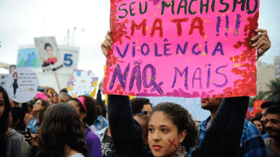 Violência contra mulheres: AM tem 64% dos crimes dentro de casa