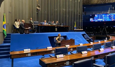 Plenário faz primeira sessão para discutir sobre a PEC das drogas