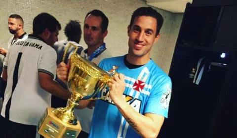 Vasco faz postagem e parabeniza Martín Silva