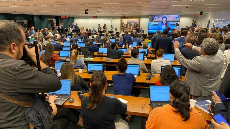 CCJ começa a analisar prisão do deputado Chiquinho Brazão