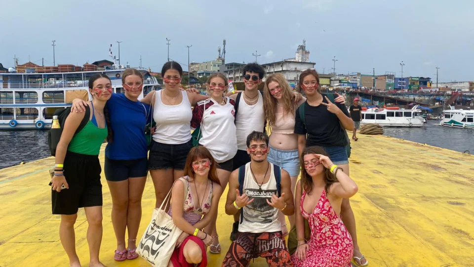 Programa reúne estudantes de várias partes do mundo em excursão no AM