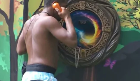 Qual foi a atitude de Davi após atender ao 1˚ Big Fone da semana?