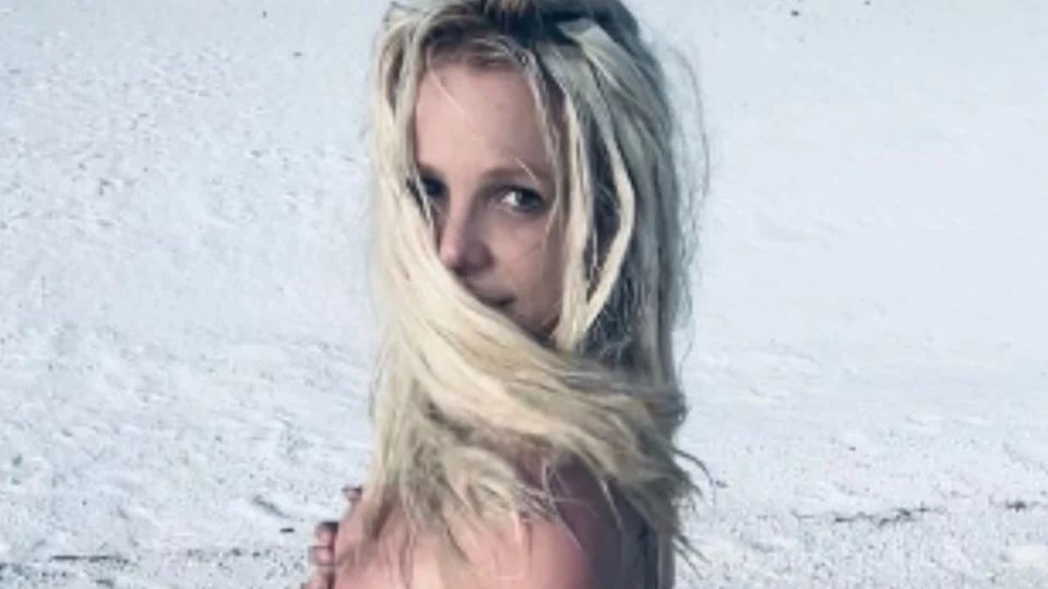 Britney Spears posta foto nas redes sociais para provar que nudez era real