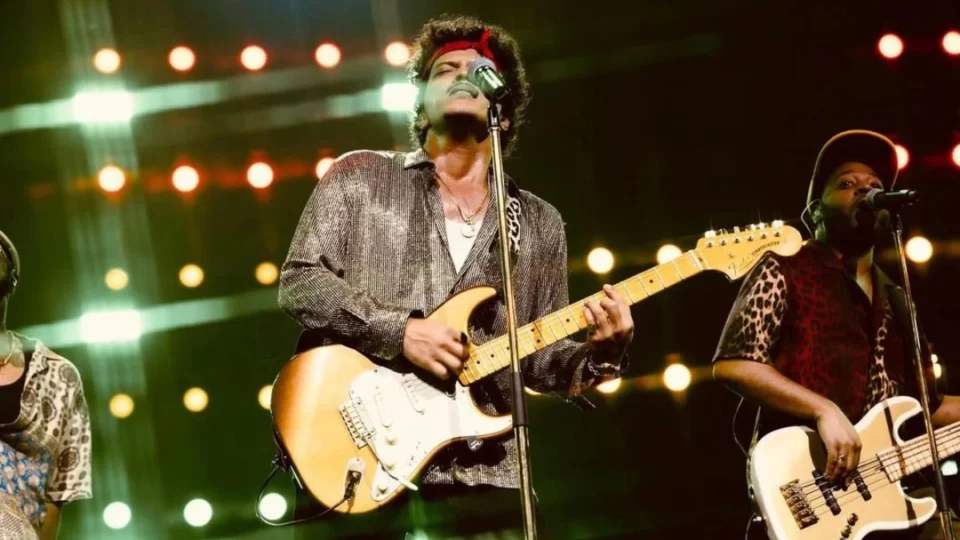 Bruno Mars deve milhões em jogos, diz site; valor da dívida impressiona