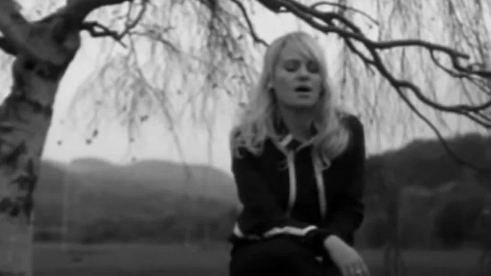 Artista famosa dos anos 2000 reaparece com história de sequestro e estupro