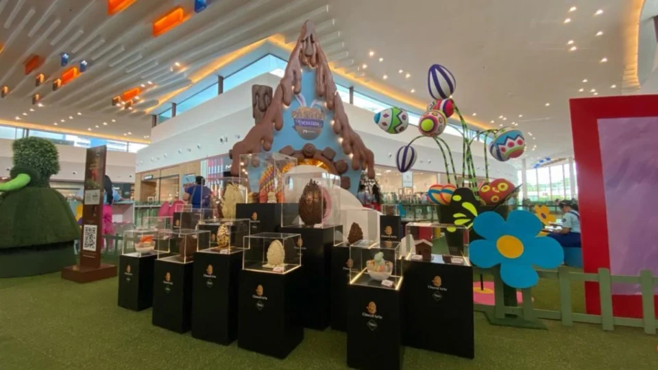 Esculturas de ovos de chocolate atraem público em Manaus; confira