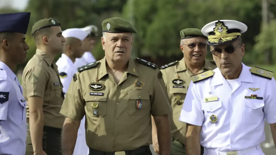 Ex-comandante do Exército confirma reunião sobre golpe