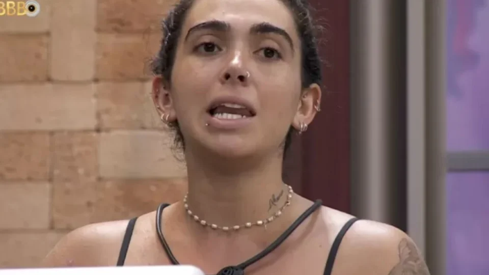BBB 24: Giovanna expõe reação de Tadeu Schmidt após indicar Bia ao Paredão