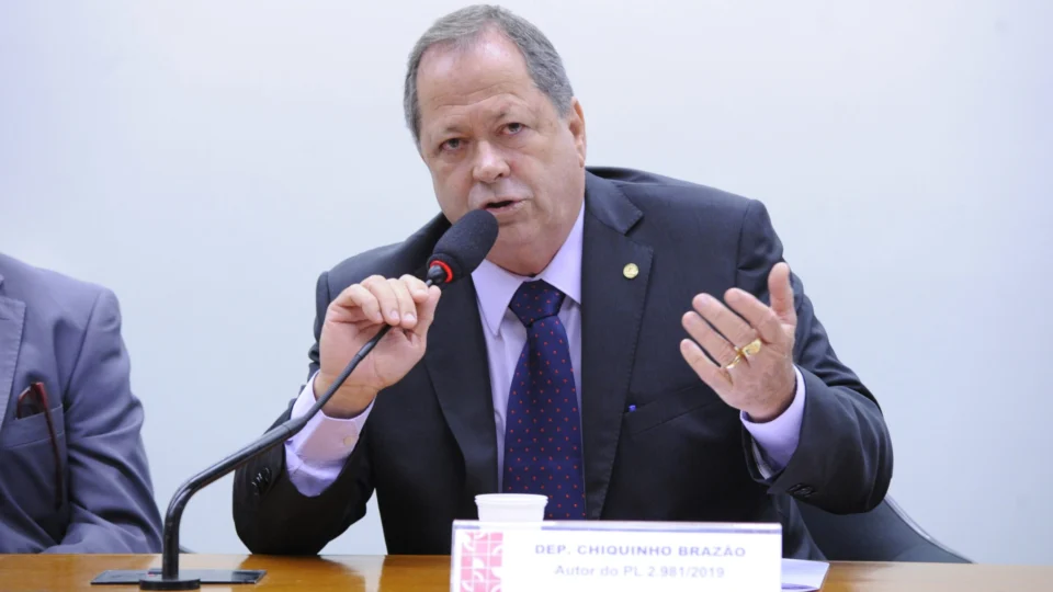 CCJ volta a analisar prisão do deputado Chiquinho Brazão nesta semana