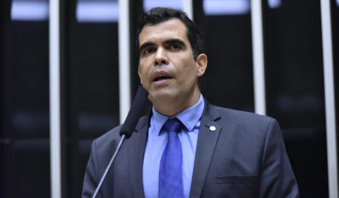 Deputado defende uso de energia solar na Administração Pública
