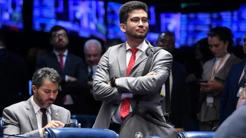 Kataguiri diz que vai ao Conselho de Ética contra deputado do PT