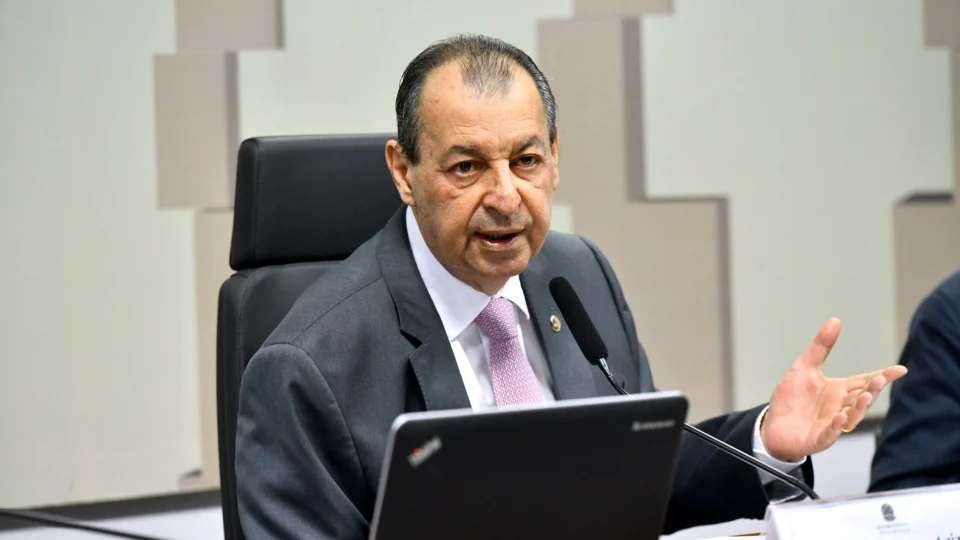 Omar Aziz diz que militares poderiam ter evitado o 8 de janeiro