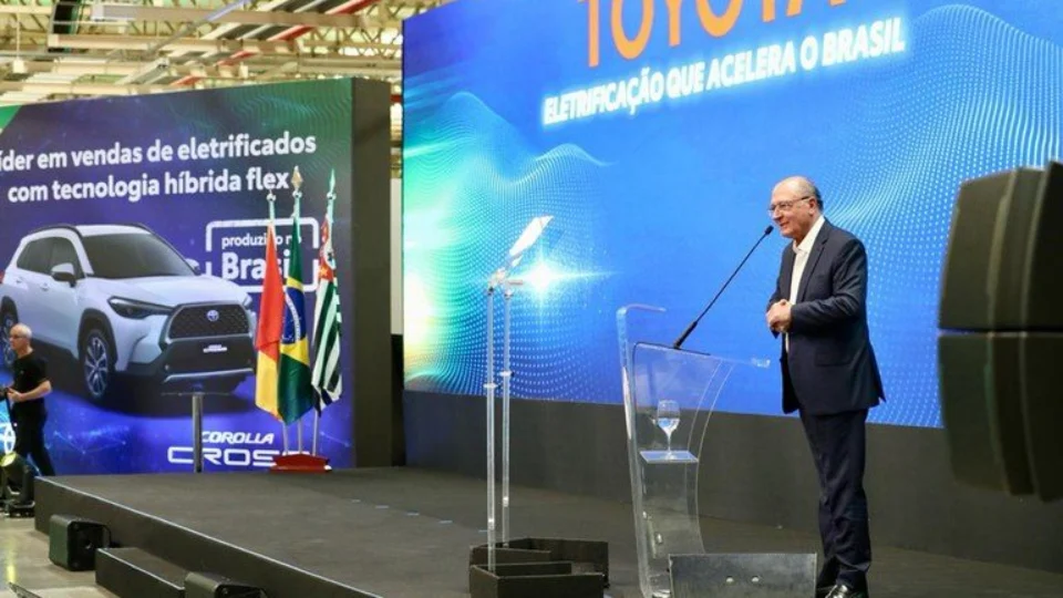 Toyota anuncia investimentos de R$11 bi no país