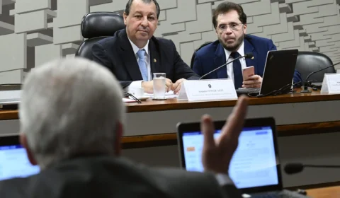 Senadores do Amazonas são vítimas de golpes no WhatsApp