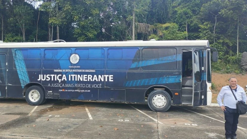 Moradores do Alvorada, em Manaus, recebem Justiça Itinerante até maio