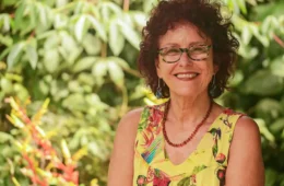 Justiça determina prisão de donos de cães que atacaram escritora