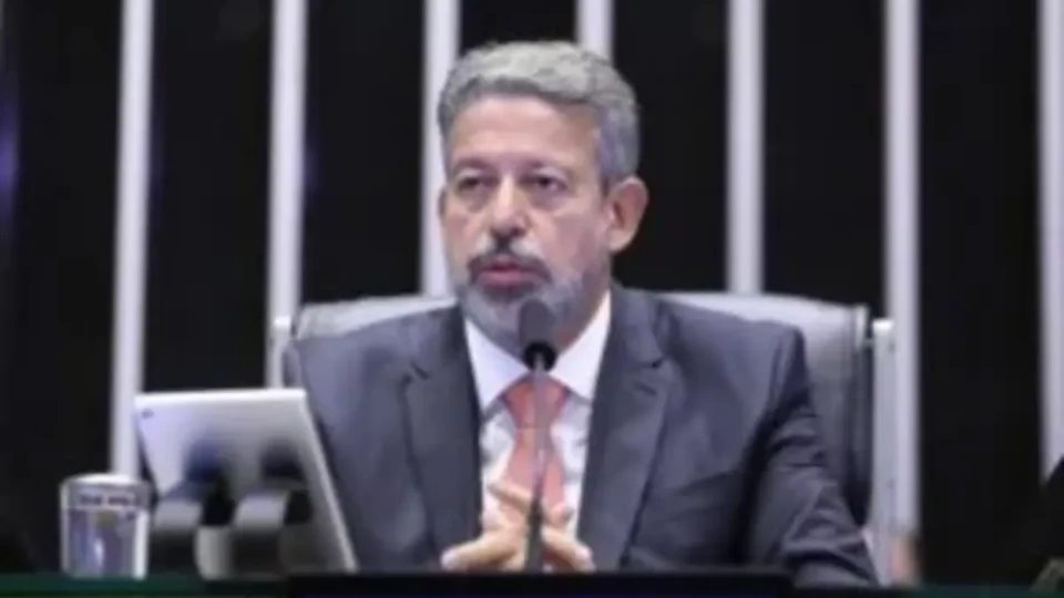 Lira afirma que imposto sindical não será aprovado