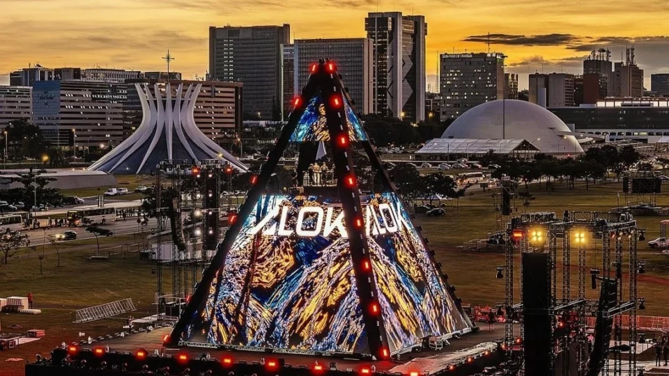 Em comemoração aos 64 anos de Brasília, DJ Alok fez show na capital