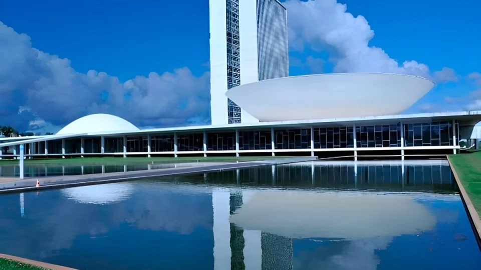 Regulamentação da reforma tributária chega ao Congresso nesta quarta