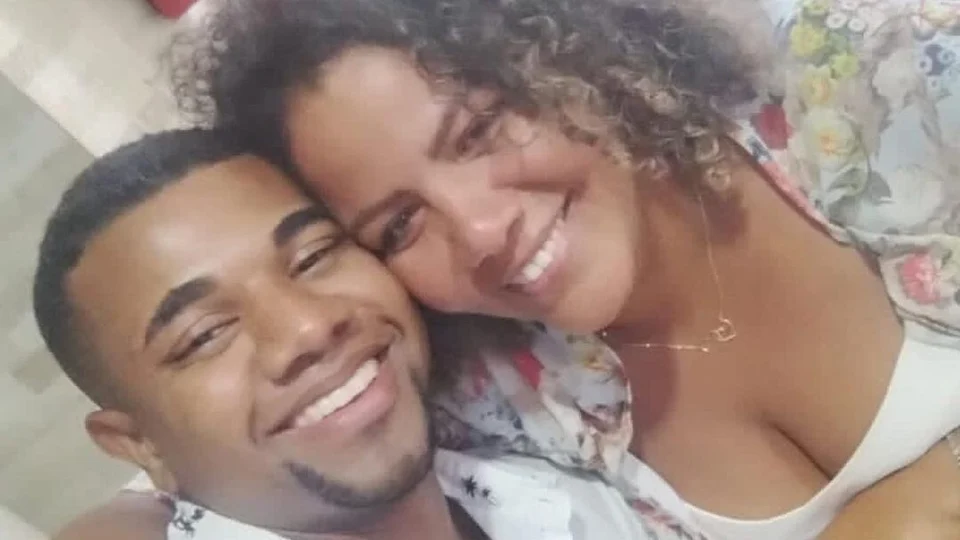 Ex-namorada? Davi apaga fotos com Mani de seu Instagram; confira