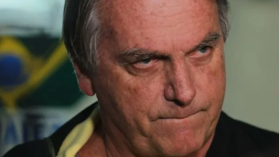 VÍDEO: pé de Bolsonaro é ungido por empresário em MT e gravação viraliza