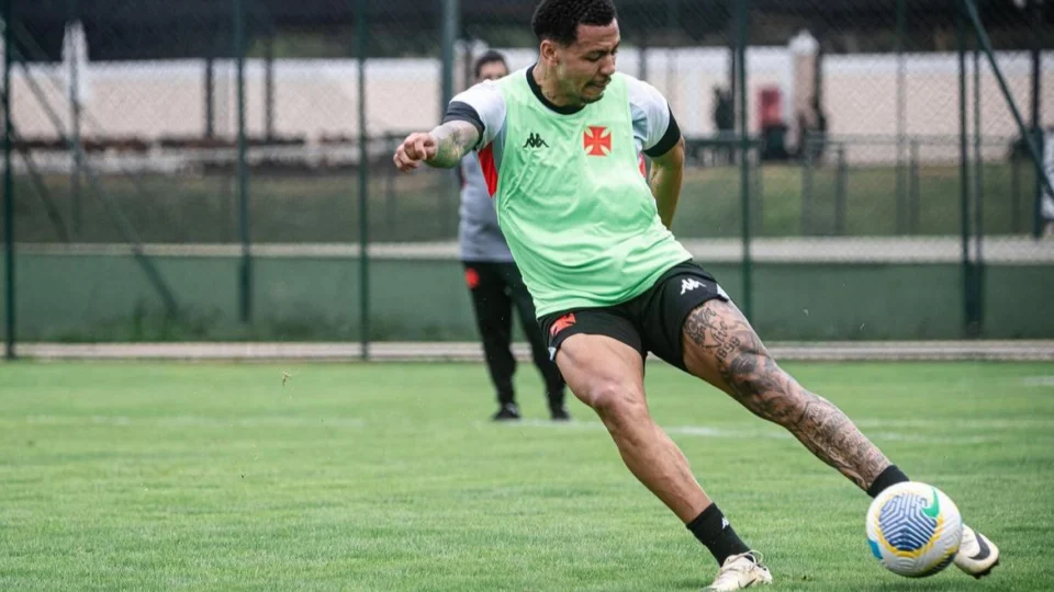 Vasco faz último treino antes do clássico contra o Fluminense