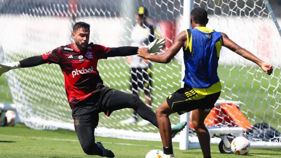 Saiba como foi o último treino do Flamengo antes da viagem para a Bolívia