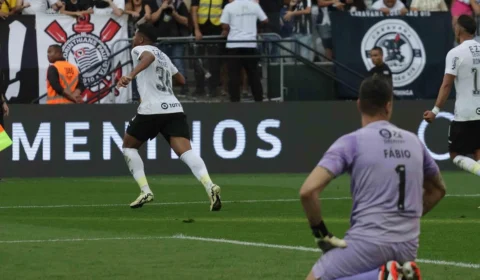 Brasileirão: Corinthians goleia o Fluminense na Neo Química Arena