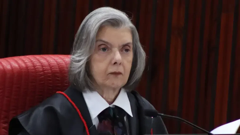 Carmen Lúcia diz que empresas se submetem às leis do País