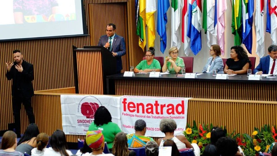 Governo lança projeto voltado às trabalhadoras domésticas
