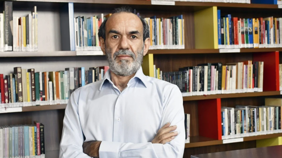 Jornalista lança livro sobre a história do Partido Comunista Brasileiro