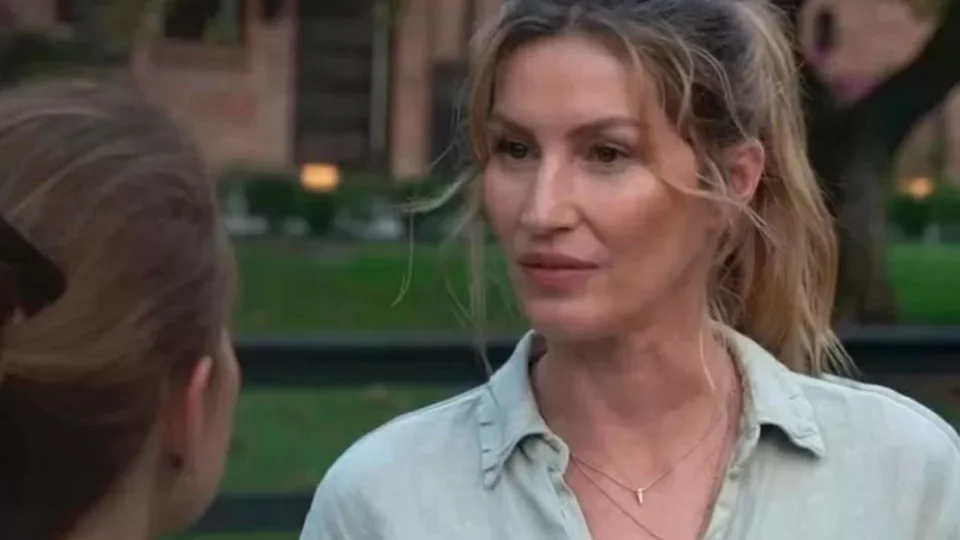 Gisele Bündchen é flagrada chorando após ser parada por policiais